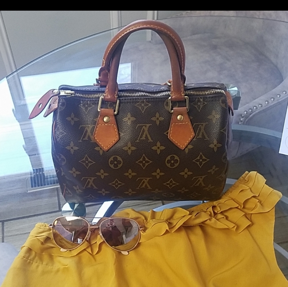 Authentic Louis vuitton speedy 25
